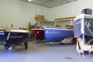 kleines Segelschiff-transportierbar-gazelle-des-sables-boat-a-segel-tradition-architekt-naval