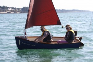 kleines Segelschiff-transportierbar-gazelle-des-sables-boat-a-voile-tradition-architect-naval